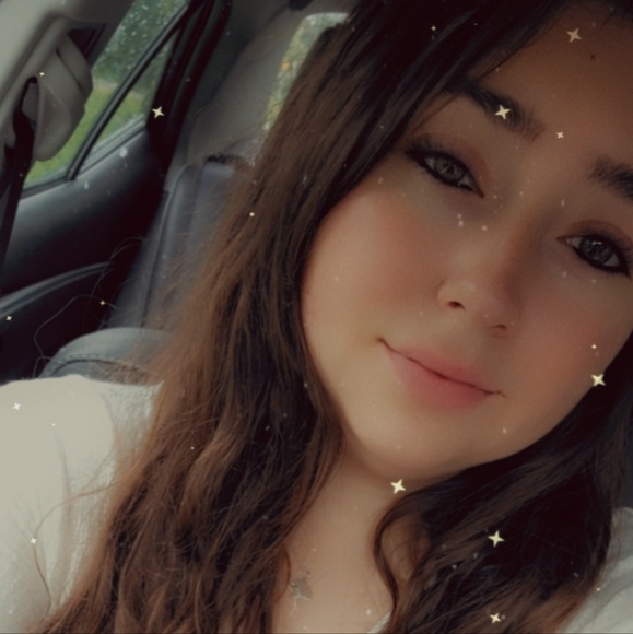 Meet your Posher, Kassie - Picture 4 of 4